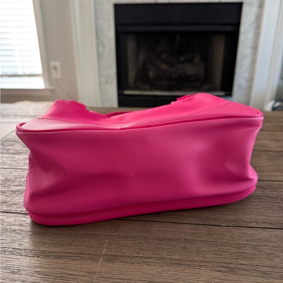 Travel toiletries bag - Picture 3 of 5